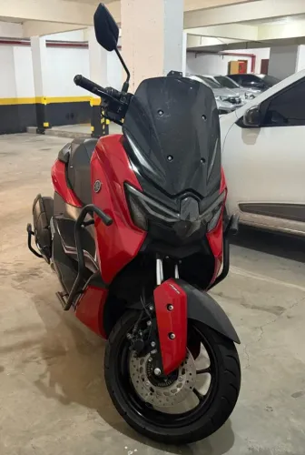 Yamaha NMax 2025 Vermelha Connected 160 ABS