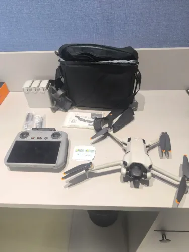 Dji mini 4 pro Fly more combo, controle com tela.