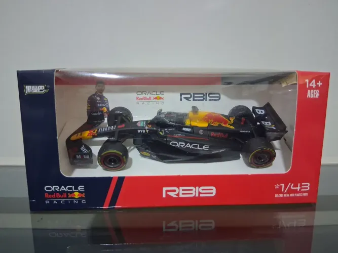 Miniatura F1 Red Bull RB19 #1 Max Versttappen Escala 1/43