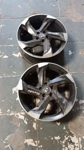 VENDO JOGO DE RODAS TOYOTA COROLLA - MODELO ESPORTIVO! ?