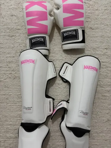 Kit Boxe Maximum - Luvas + Caneleiras | Pouquíssimo uso