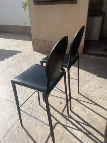 Banqueta alta preta
