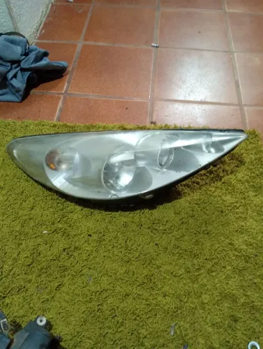 farol pegeot sw 307 direito