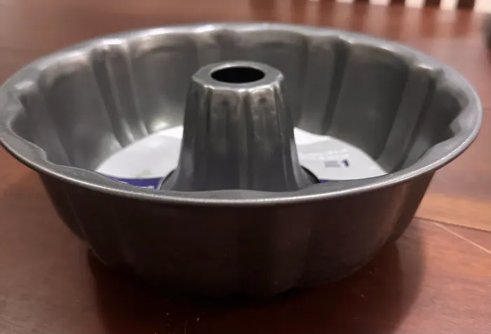 Assadeira de bolo, modelo "Budinera" - marca Habitual em aço carbono