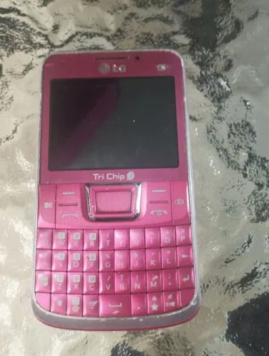 Celular LG antigo tri chip