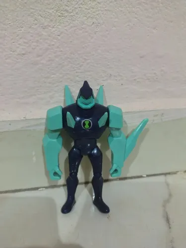 Boneco Ben 10 diamante alien force Bandai 
