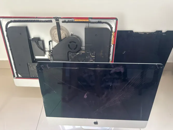 iMacs para retirada de peças