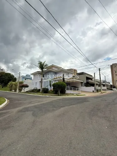 Casa no Di Parma, ótima localização, proximo ao Campolim.