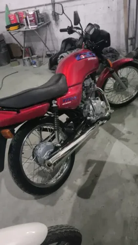 VENDO LINDA MOTO