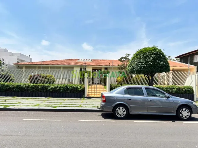 EXCELENTE CASA DE 600 M² DE CONSTRUÇÃO, 03 SUÍTES, PISCINA E ÁREA GOURMET, PARA MORAR NA Z
