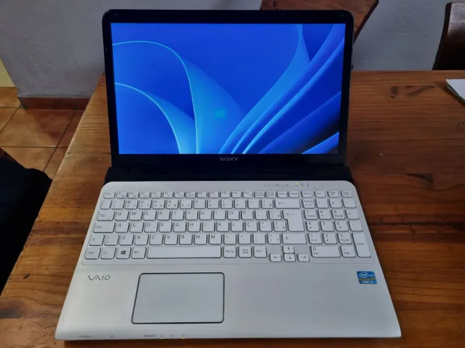 Notebook Sony Vaio i3