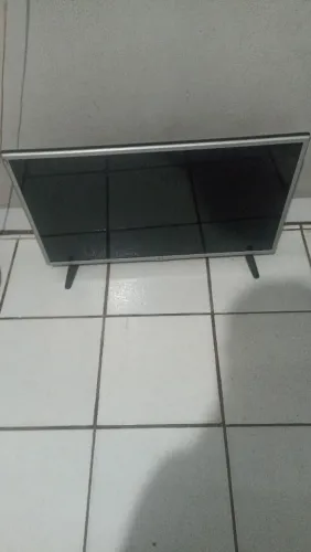 Vendo tv smart 32 polegadas TCL. Valor 750 reais