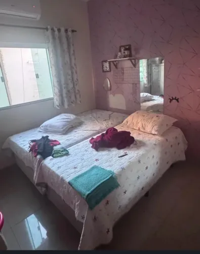 Vende-se uma Cama Solteirão e uma Cama de Solteiro