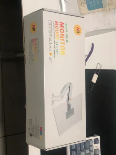 Braço articulado branco para monitor 17a32 polegadas 
