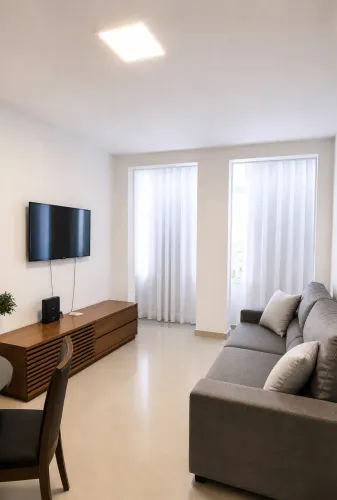 Copacabana Temporada/Diária/ Reformado/ 2 quadras da Praia