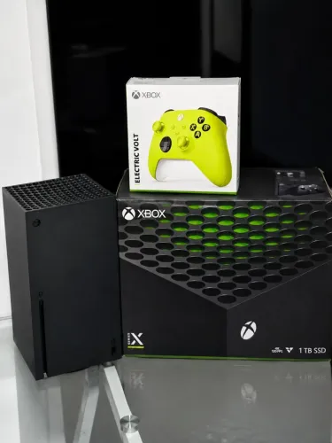Xbox Series X + Controle Lacrado!