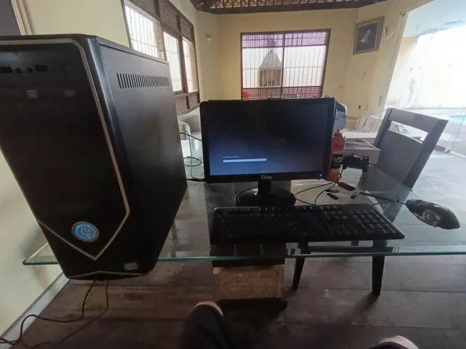Computador completo Intel Celeron 4GB HD de 500