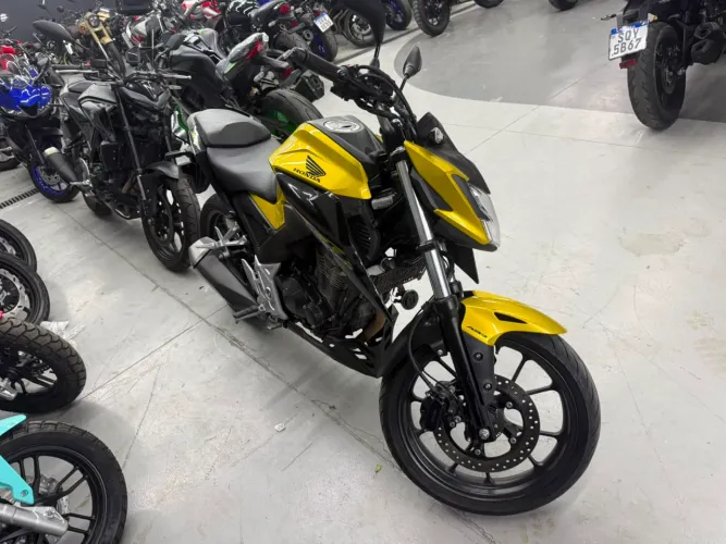 HONDA CB 300F TWISTER ABS 2024 - OPORTUNIDADE!