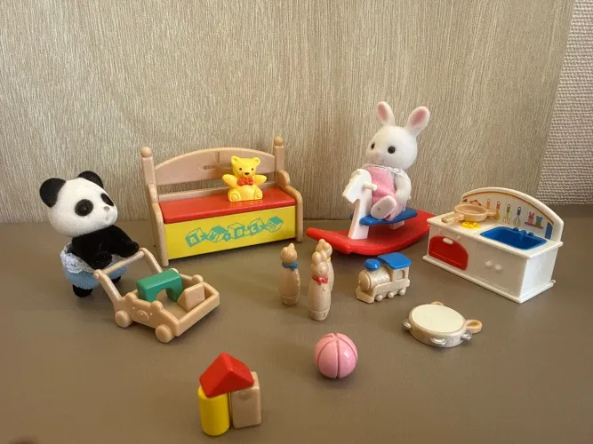 Sylvanian Families Caixa Brinquedos Bebe Coelho Neve E Panda