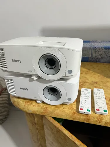 1 projetor BenQ MS550 3600 Lumens