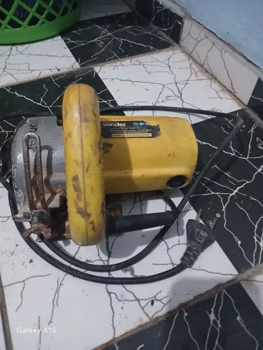 Vendo serra marmore com defeito 