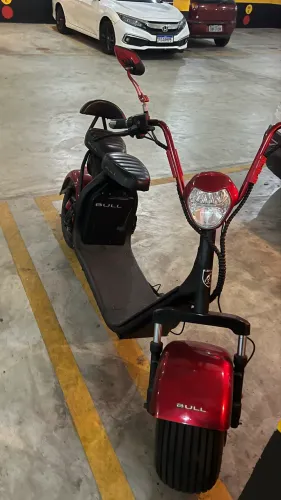 scooter elétrica 1000w vermelha bull motors