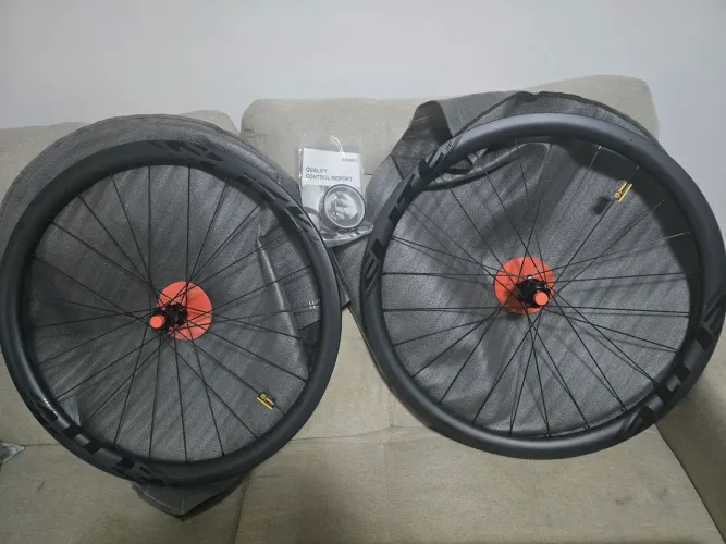 Par rodas Novas disco de carbono elitewheels perfil 38. Cubos elite wheels . 1573g par