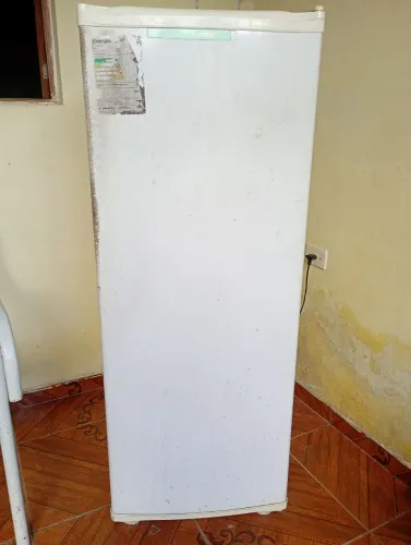 Freezer Consul 220v, modelo cvv18cbbna00
