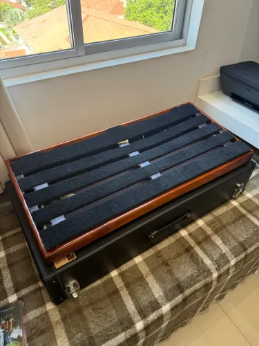 Board para pedais + case profissional (pouquíssimo uso)
