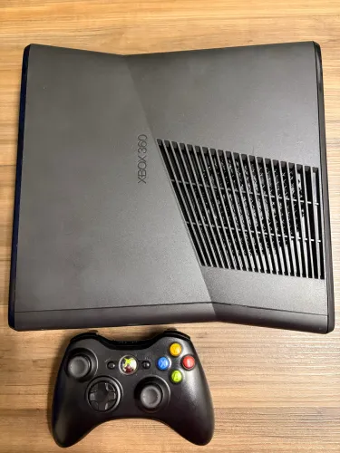 XBOX 360 500GB + 300 Games Completos