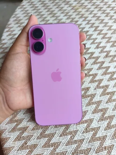 VENDO OU TROCO ? IPHONE 16 ROSA 128GB
