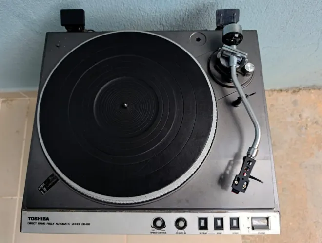 Vendo Toca disco Toshiba DD-202 Direct Drive completo