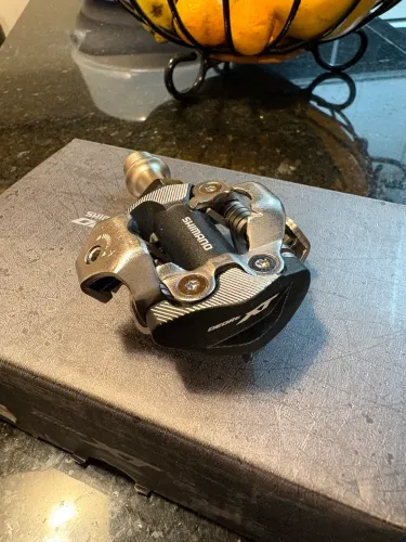 Pedal Shimano Deore XT PD-M8100 Original + Tacos Novos