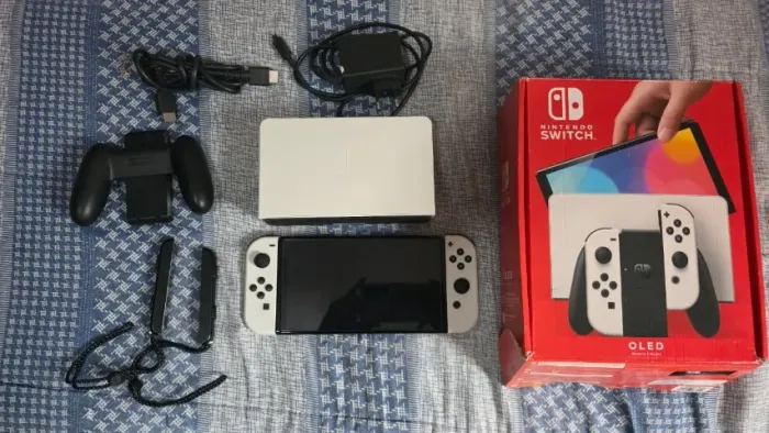 Nintendo Switch OLED Seminovo - Desbloqueado