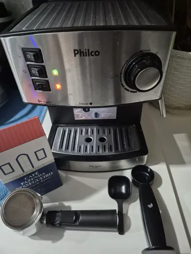 Cafeteira Espresso Philco 15 Bar seminova completa