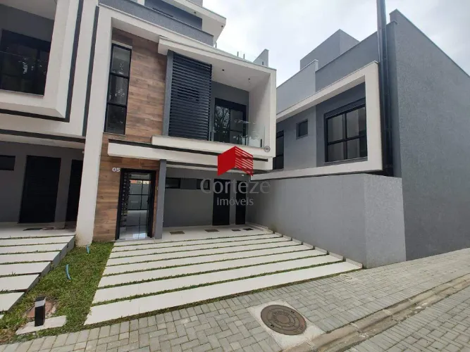 Sobrado em condomínio com 179m² 3 quartos, à venda, no bairro Xaxim em Curitiba