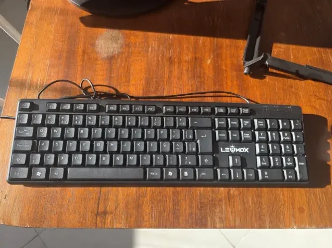 Teclado + Suporte para notebook (Ainda tem a caixa - NOVO)