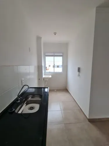 Apartamento com 2 Quarto(s) e 1 banheiro(s) para Alugar, 50 m² por R$ 1223 / Mês