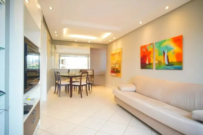 Apartamento para alugar no bairro Floresta com 3 dormitórios e 41 m² de área útil.