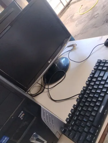Computador completo com monitor
