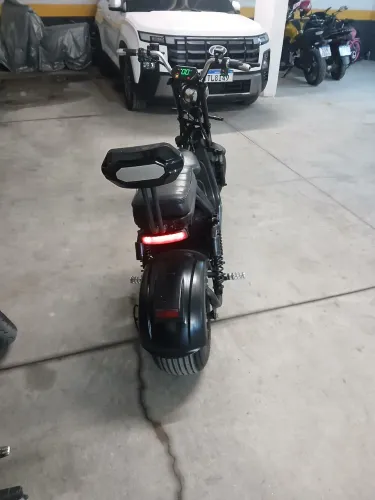 Moto elétrica scooter harley davidson