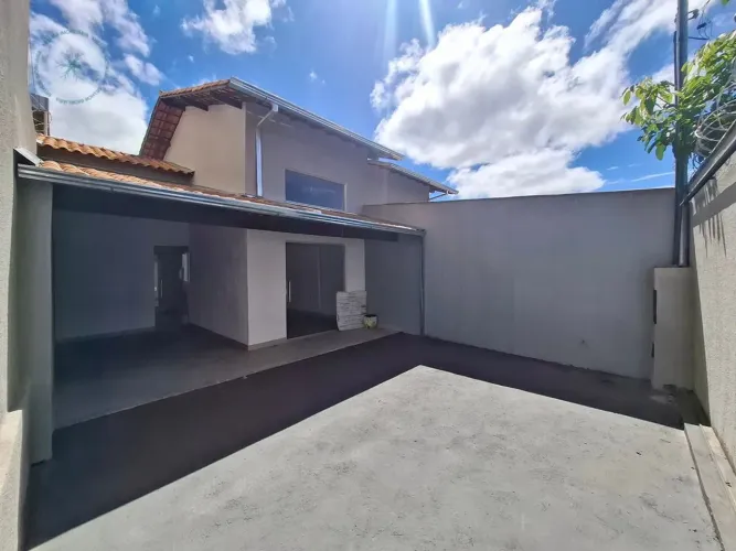 Casa Geminada à venda no bairro Jardim Leblon, Belo Horizonte - MG.