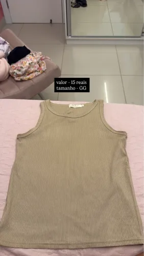 Roupas pouco usadas