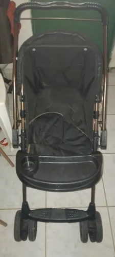 Carrinho de bebê. WhatsApp *44