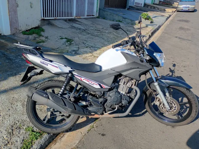 Moto resistente e econômica