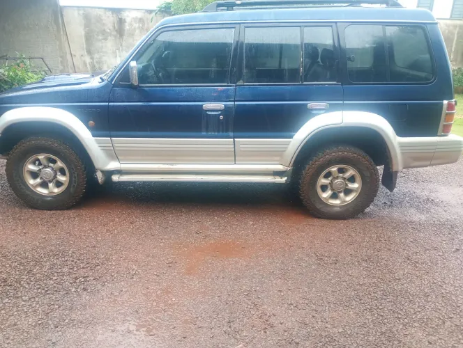 Pajero GLS-B Diesel intercalada,motor novo bancos de couro teto solar