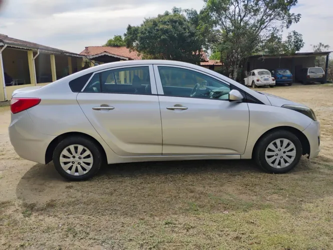 Hyundai HB20S C.plus/c.style1.0 Flex 12V Mec. 4P 2015