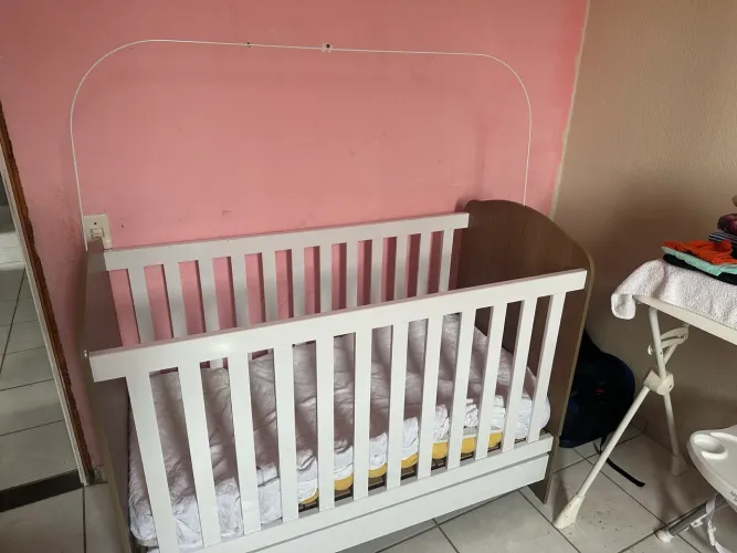 Berço americano, vai com o colchão? somente um detalhe na grade 