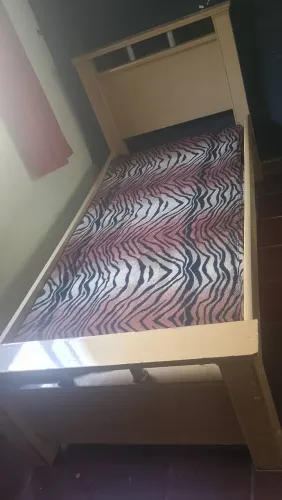 Cama de casal e de solteiro as duas por um preço só 