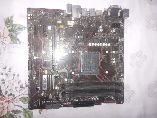 Placa-mãe B450M Gaming AM4 | Liga mas não dá vídeo | Para reparo
